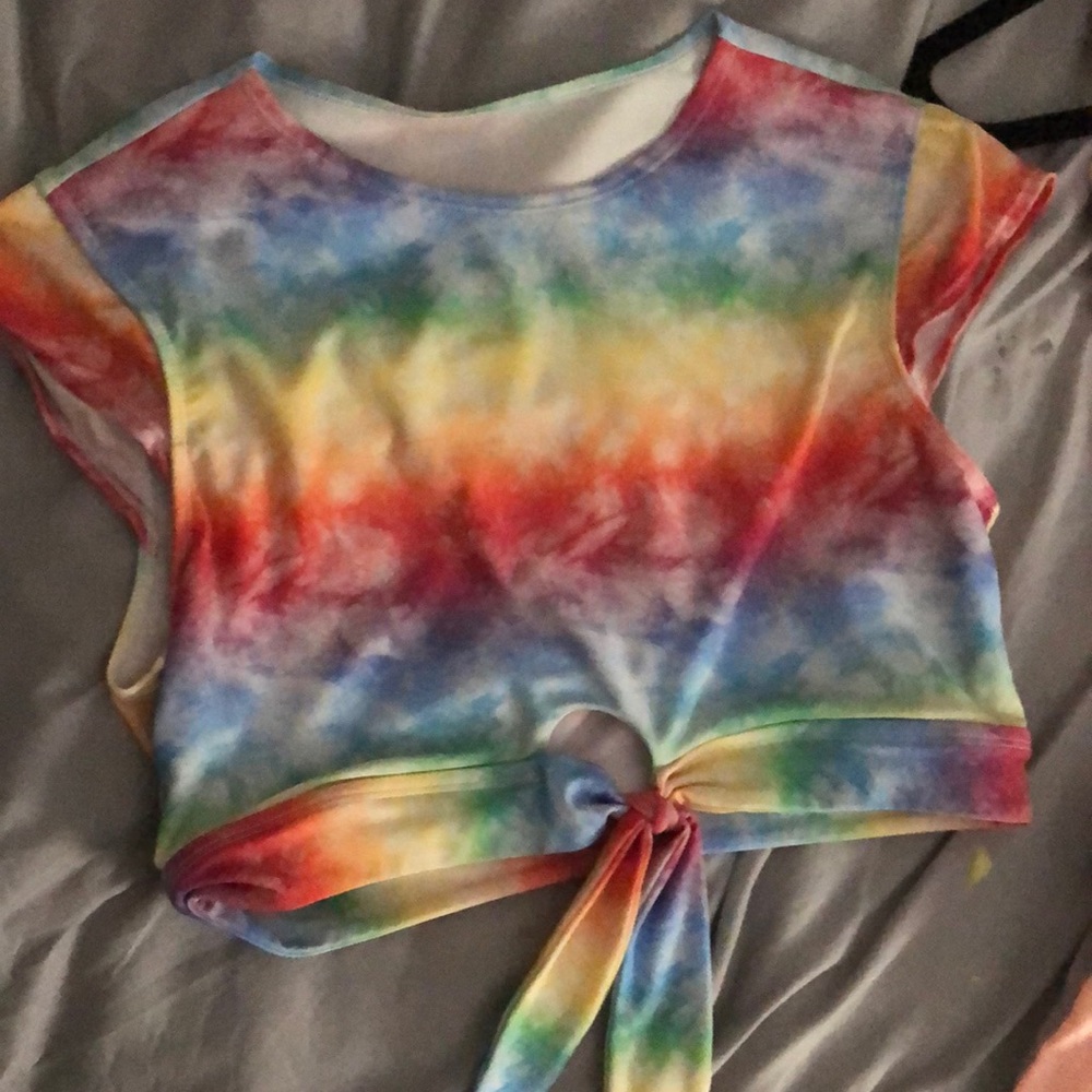 Tie-dye crop top!
